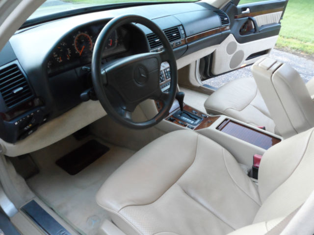 1993 Smoke Silver Mercedes-Benz 500-Series Sedan