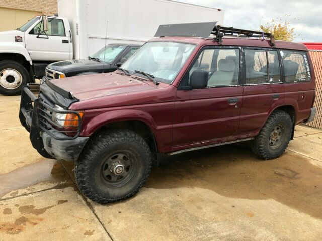 1993 Red Mitsubishi Montero
