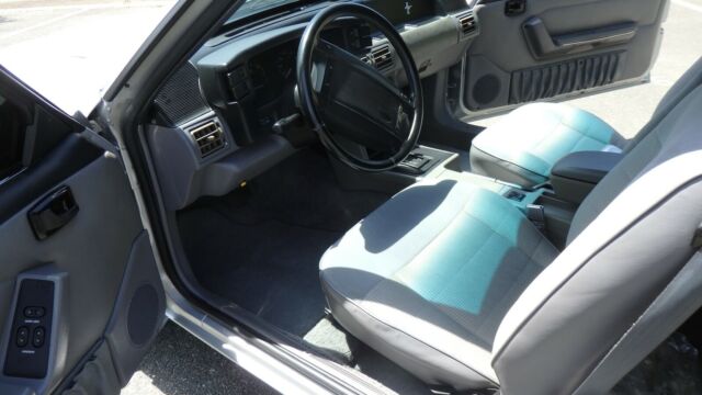 1993 Silver Metallic Ford Mustang Sedan