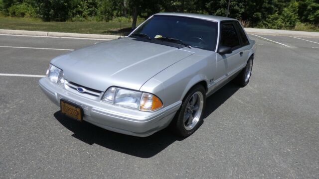 1993 Silver Metallic Ford Mustang Sedan
