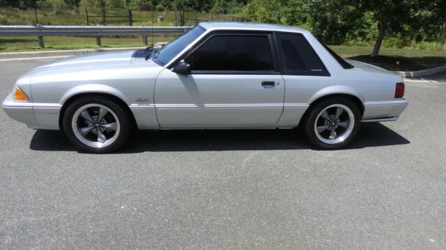 1993 Silver Metallic Ford Mustang Sedan