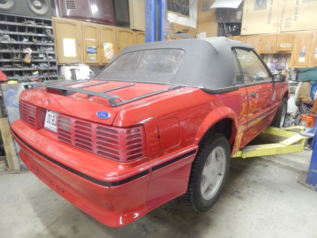 1993 Vibrant White Ford Mustang Convertible