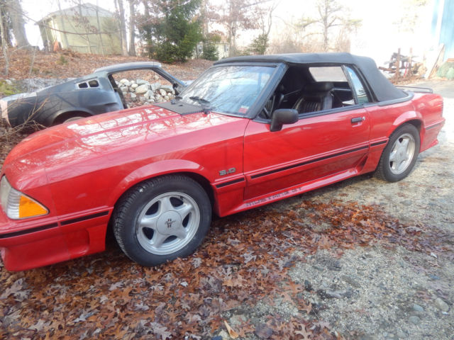 1993 Vibrant White Ford Mustang Convertible