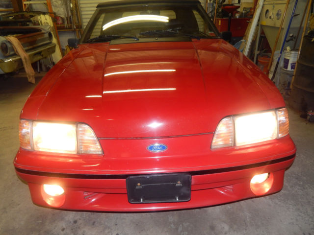 1993 Vibrant White Ford Mustang Convertible