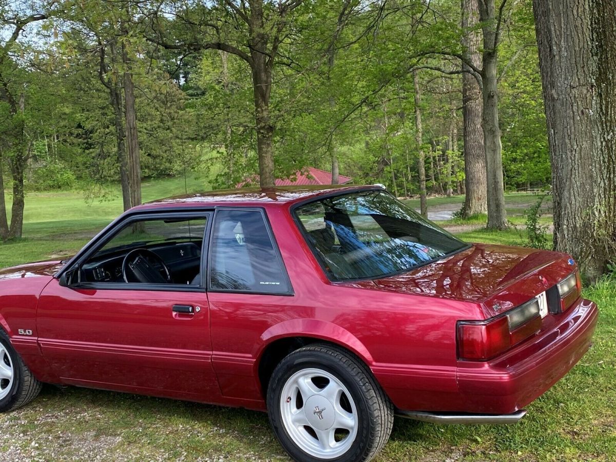1993 Ford Mustang Sedan