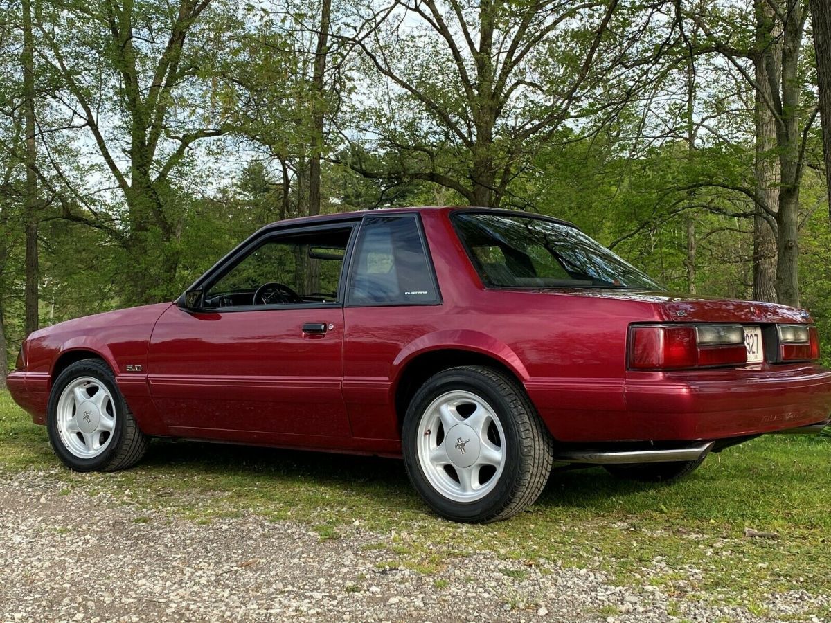 1993 Ford Mustang Sedan
