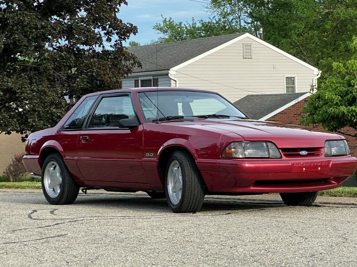 1993 Ford Mustang Sedan