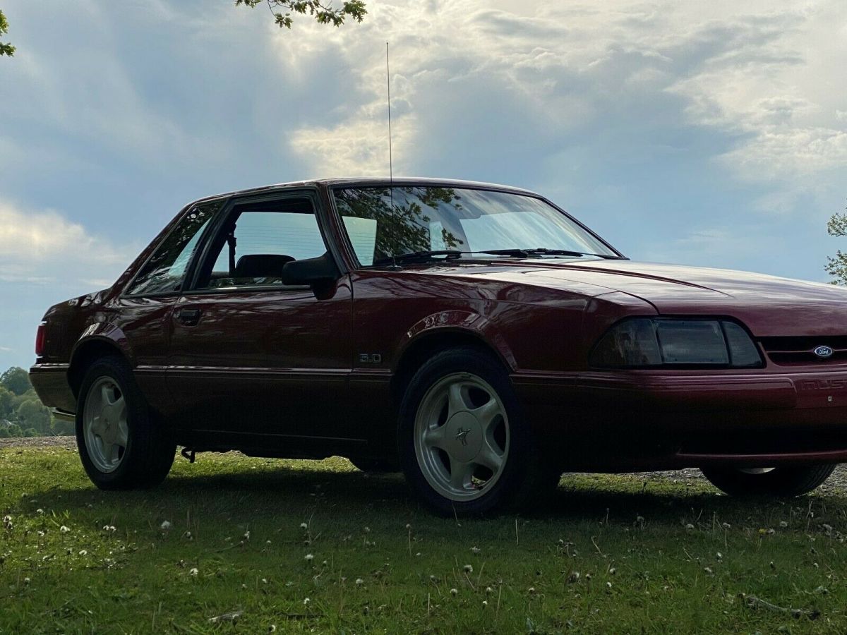 1993 Ford Mustang Sedan