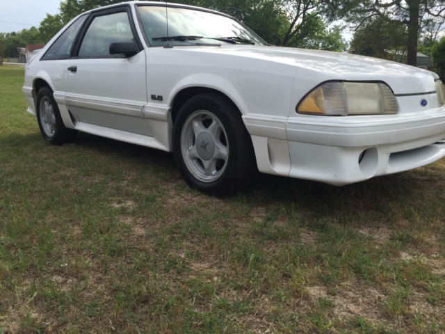 1993 White Ford Mustang Hatchback