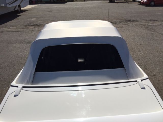 1993 White Ford Mustang