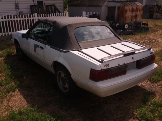 1993 Red Ford Mustang