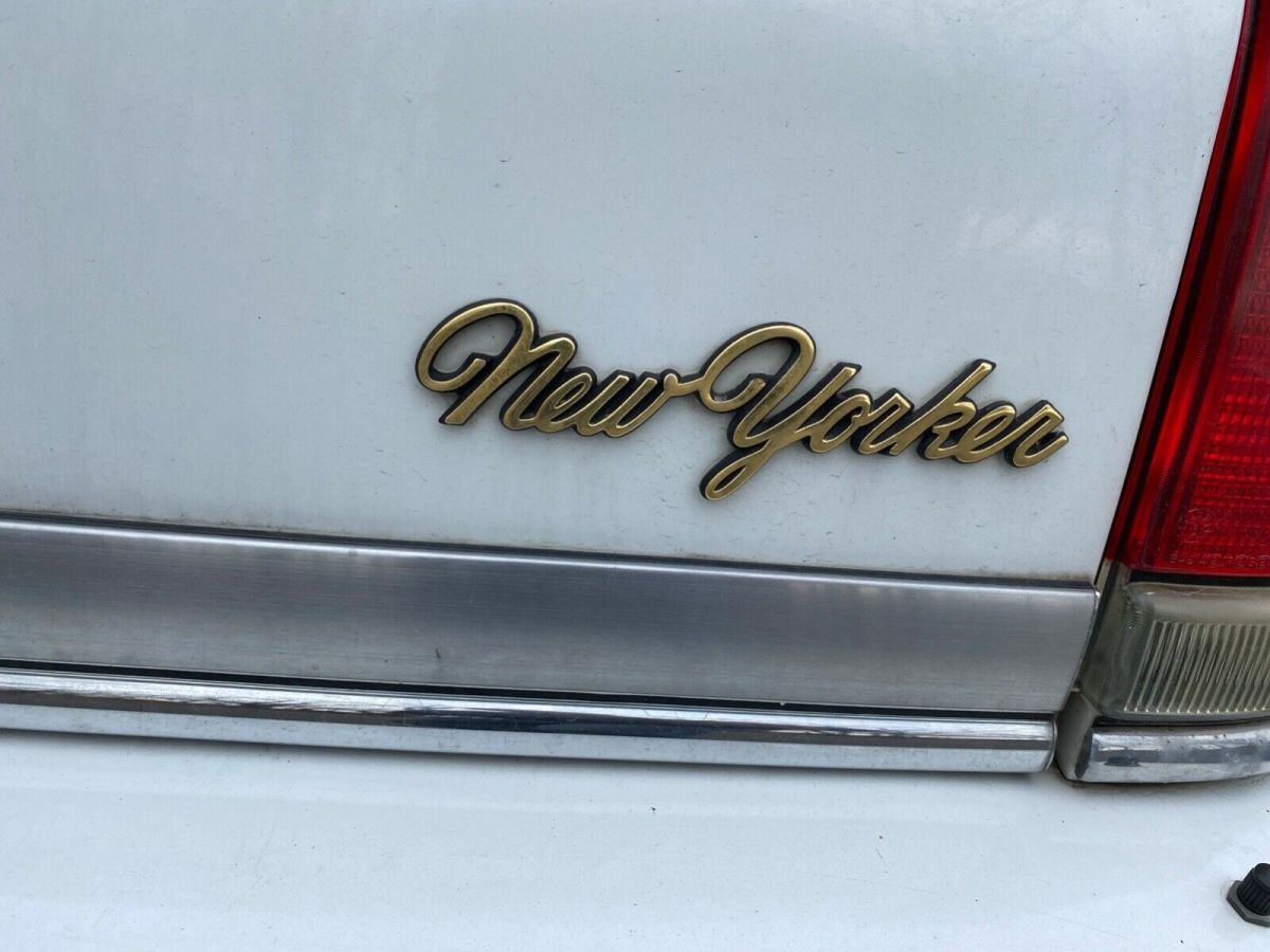 1993 White Chrysler New Yorker Sedan