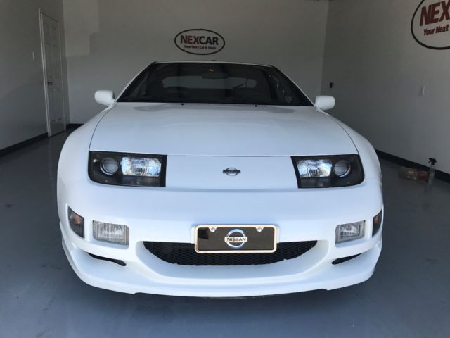 1993 White Nissan 300ZX Coupe