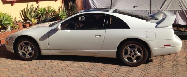 1993 White Nissan 300ZX Hatchback