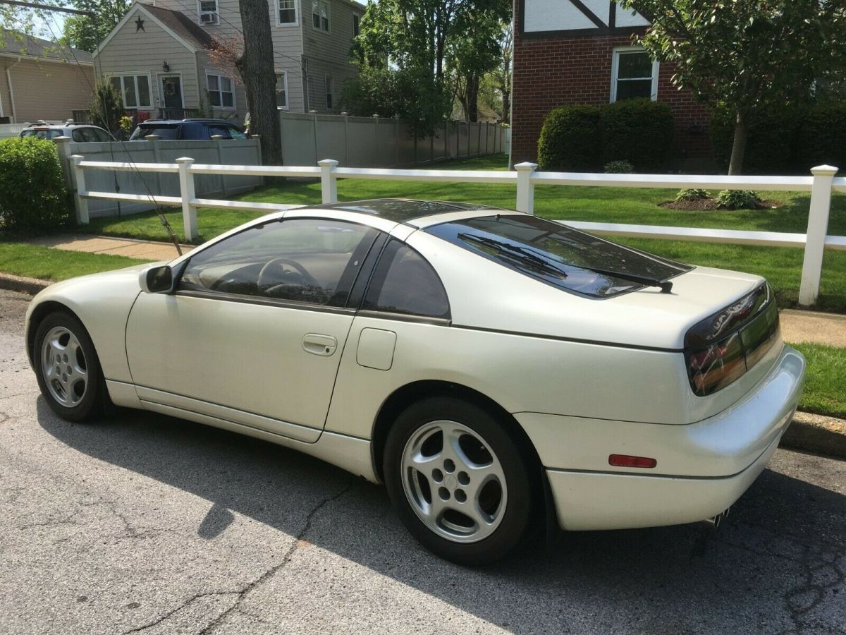 1993 White Nissan 300ZX T Top Hatchback