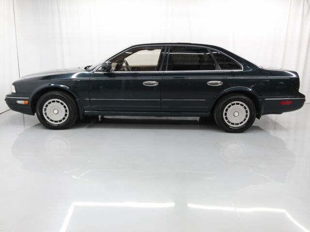 1993 Green Nissan Infiniti Q45 Sedan