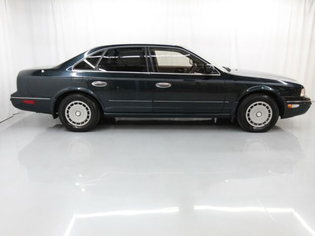 1993 Green Nissan Infiniti Q45 Sedan