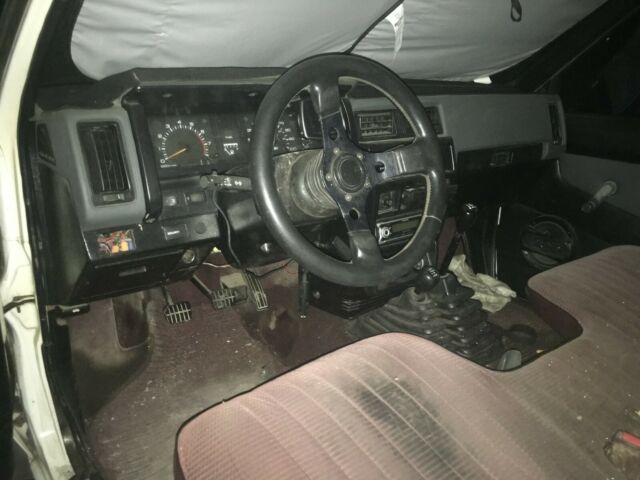 1993 White w/ Black Hood Nissan Other Pickups Small Pickup