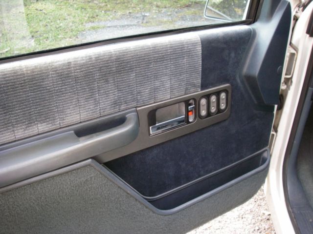 1993 White Chevrolet C/K Pickup 1500 Standard Cab Pickup