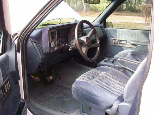 1993 White Chevrolet C/K Pickup 1500 Standard Cab Pickup