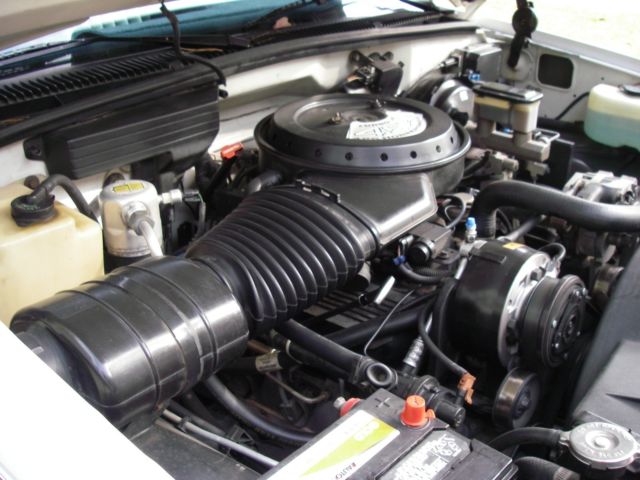 1993 White Chevrolet C/K Pickup 1500 Standard Cab Pickup