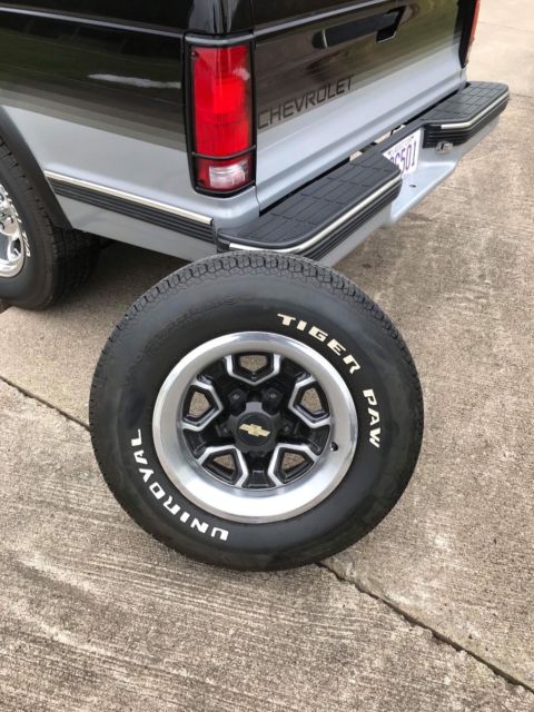1993 Black Chevrolet S-10 Extended Cab Pickup