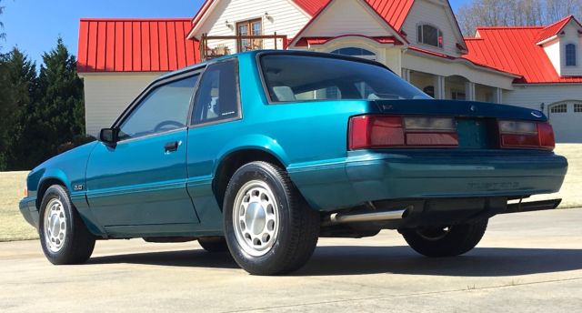 1993 Reef Blue Ford Mustang Coupe