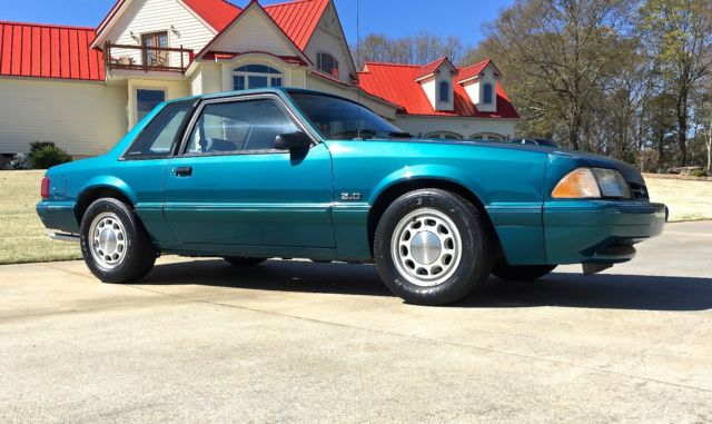 1993 Reef Blue Ford Mustang Coupe