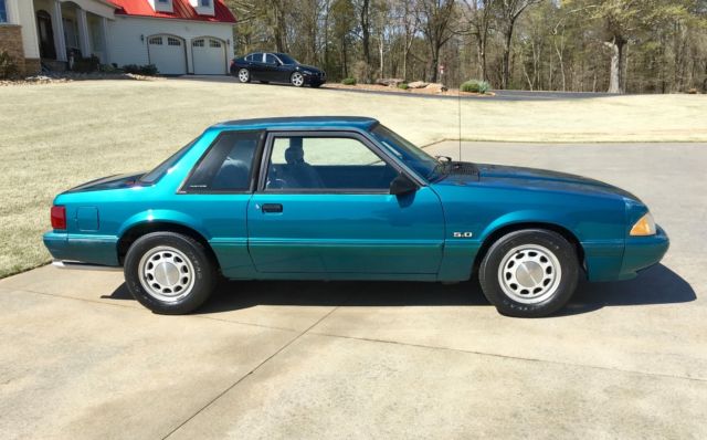 1993 Reef Blue Ford Mustang Coupe