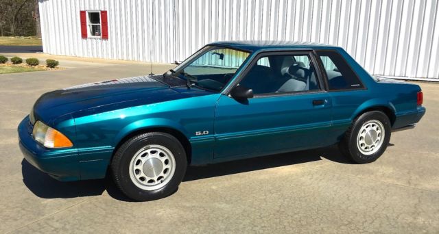 1993 Reef Blue Ford Mustang Coupe