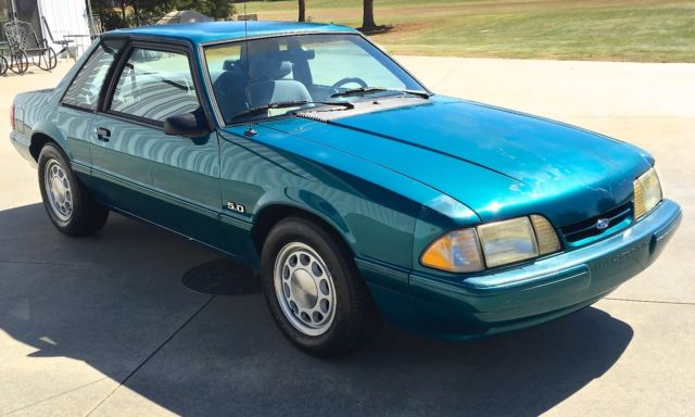 1993 Reef Blue Ford Mustang Coupe