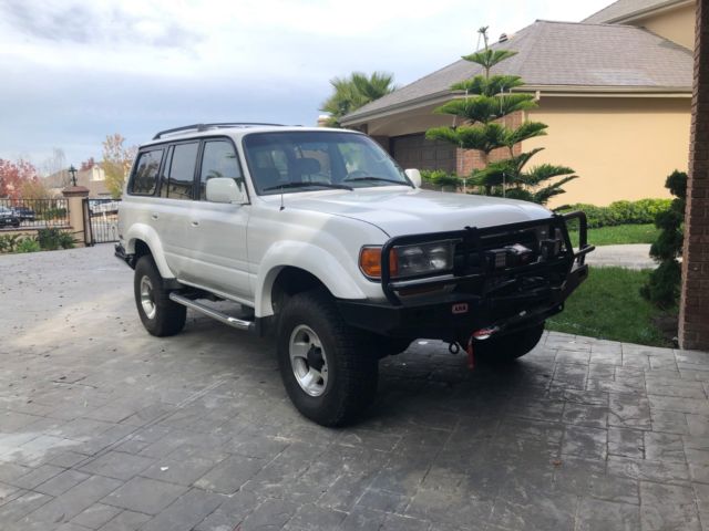 1993 White Toyota Land Cruiser suv