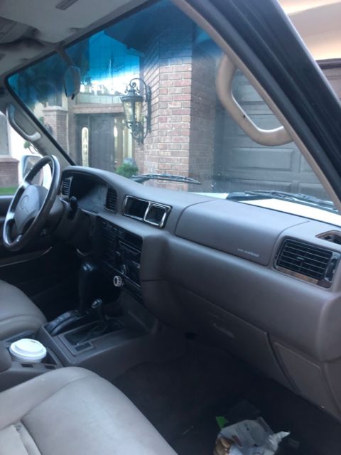 1993 White Toyota Land Cruiser suv