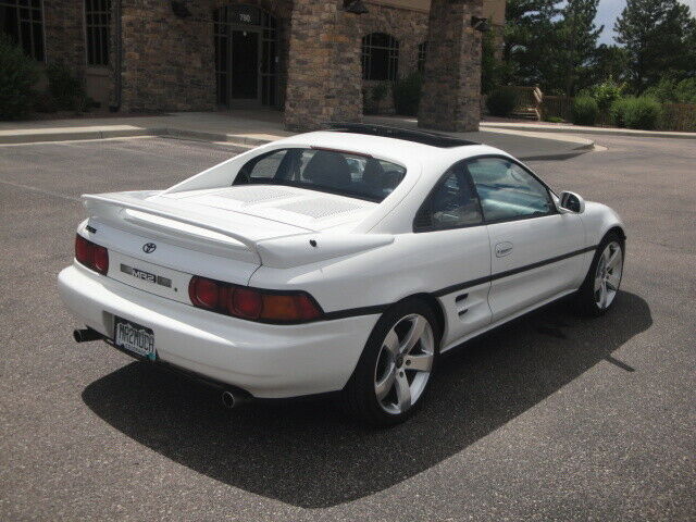 1993 White Toyota MR2 Coupe