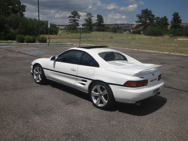 1993 White Toyota MR2 Coupe
