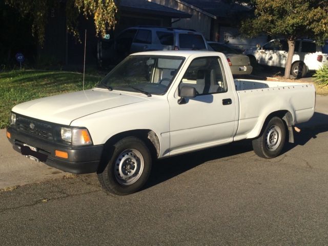 1993 White Toyota Pickup Standard Cab Pickup