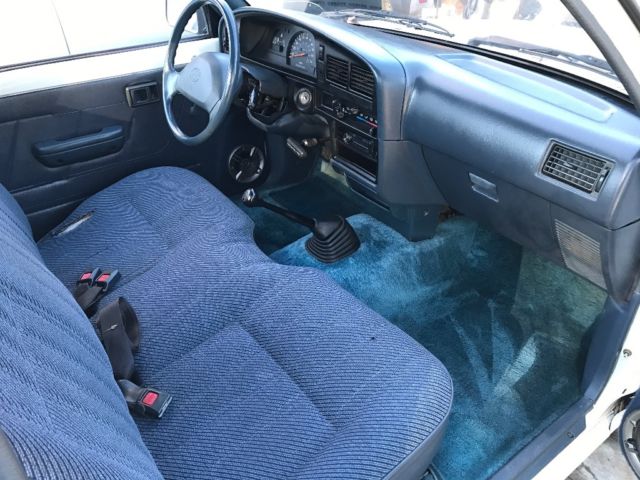1993 White Toyota Pickup Standard Cab Pickup