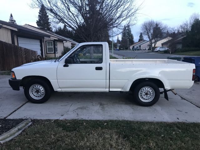 1993 White Toyota Pickup Standard Cab Pickup