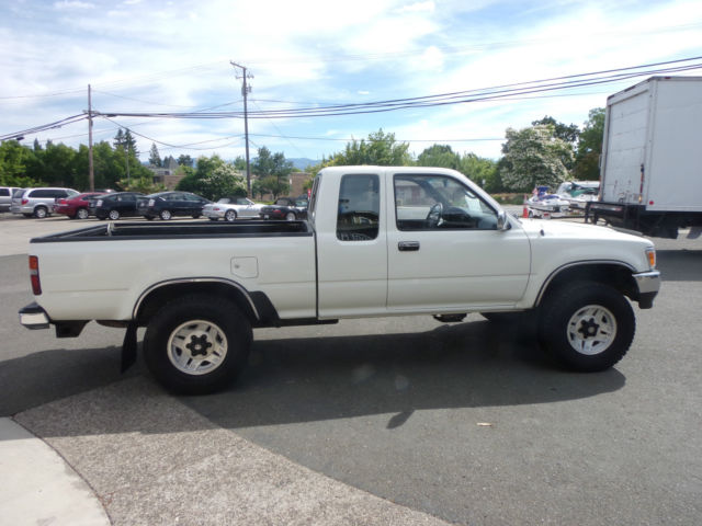1993 WHITE Toyota SR5 PICK UP Extended Cab Pickup