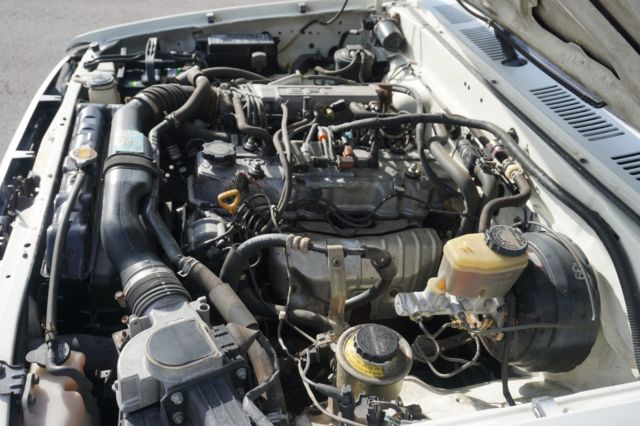 1993 White Toyota Pickup Standard Cab Pickup