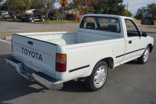 1993 White Toyota Pickup Standard Cab Pickup