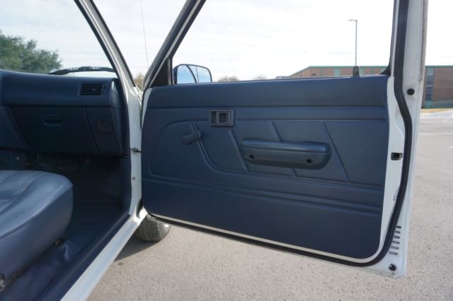 1993 White Toyota Pickup Standard Cab Pickup