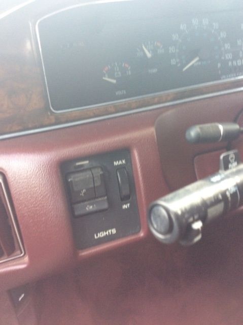 1993 White Buick Roadmaster Sedan