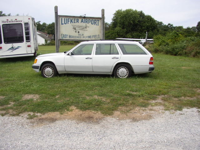 1993 white Mercedes-Benz 300-Series wagon
