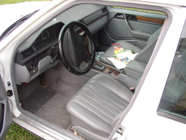 1993 white Mercedes-Benz 300-Series wagon
