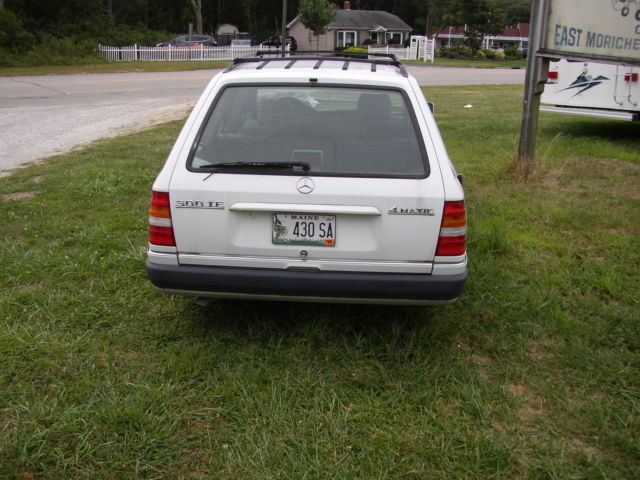 1993 white Mercedes-Benz 300-Series wagon