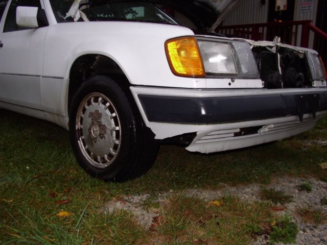 1993 white Mercedes-Benz 300-Series wagon