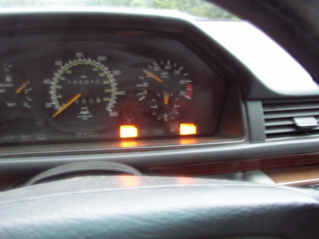 1993 white Mercedes-Benz 300-Series wagon