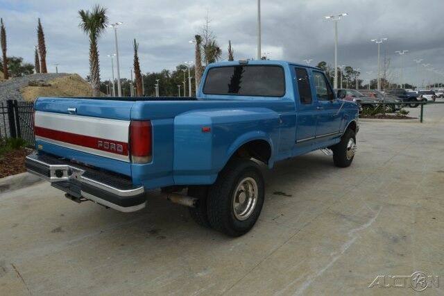 1993 Green Ford F-250 Pickup Truck