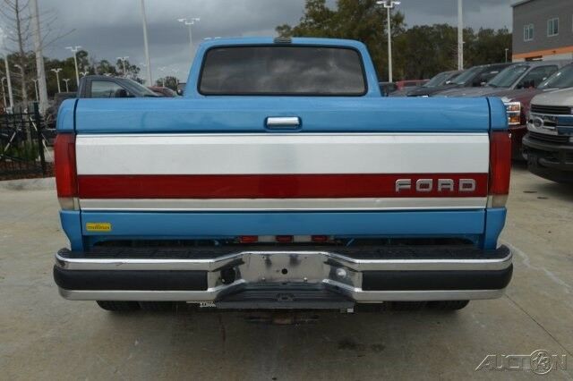 1993 Green Ford F-250 Pickup Truck